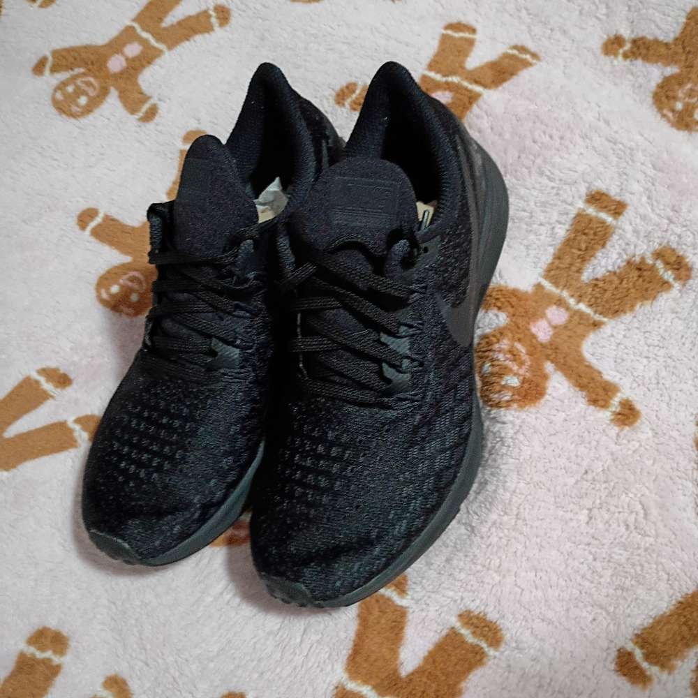 Nike Black Athletic Shoes
